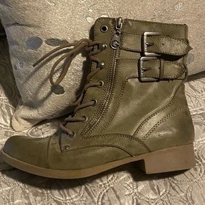 Guess Tan Boot